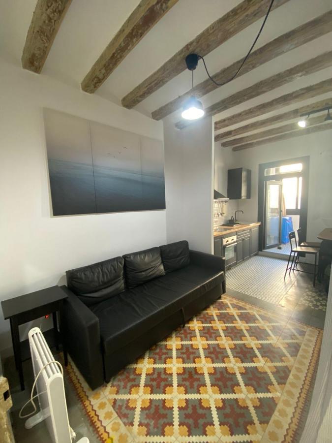 Spacious Modern Apartment In The Vibrant El Raval Barcelona Ngoại thất bức ảnh